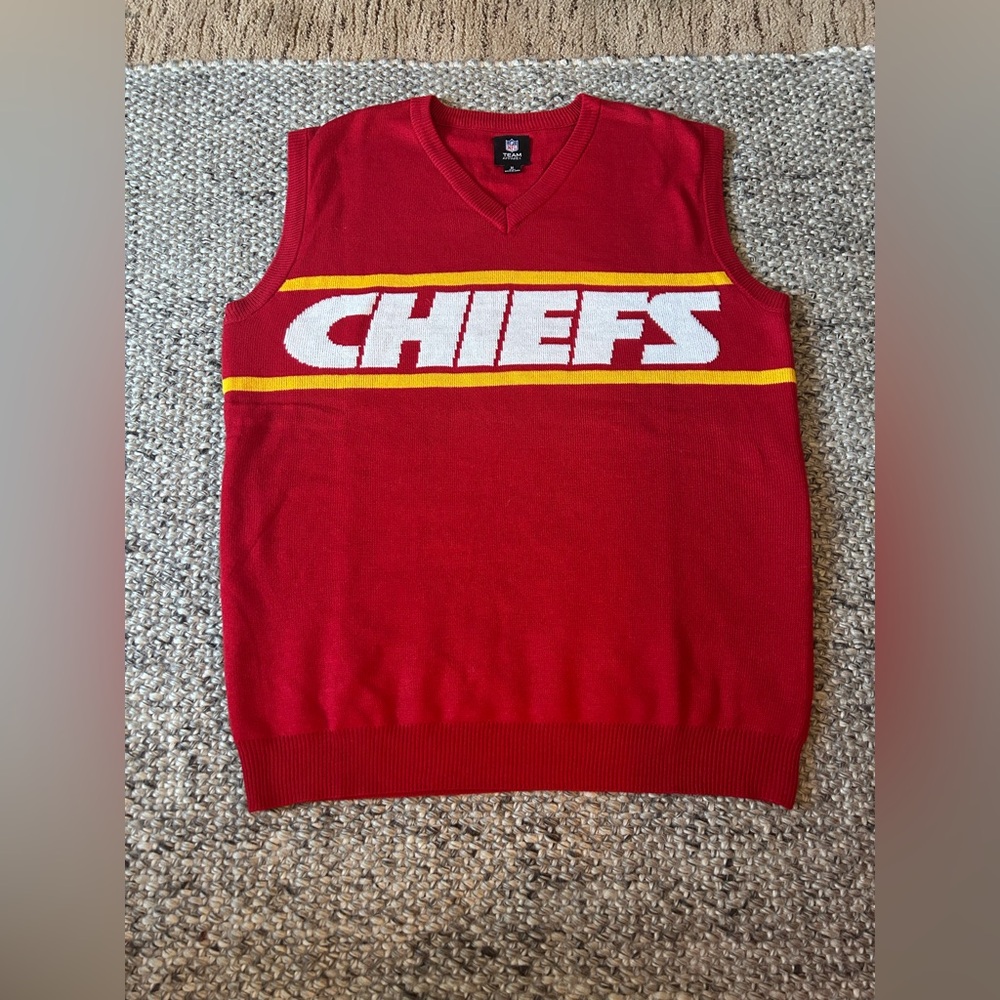 NFL Chiefs Red Yellow White V-Neck Sweater Vest